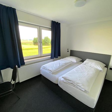 Zzzimple - Staffless & Self Check-In Hotel Pillig Buitenkant foto